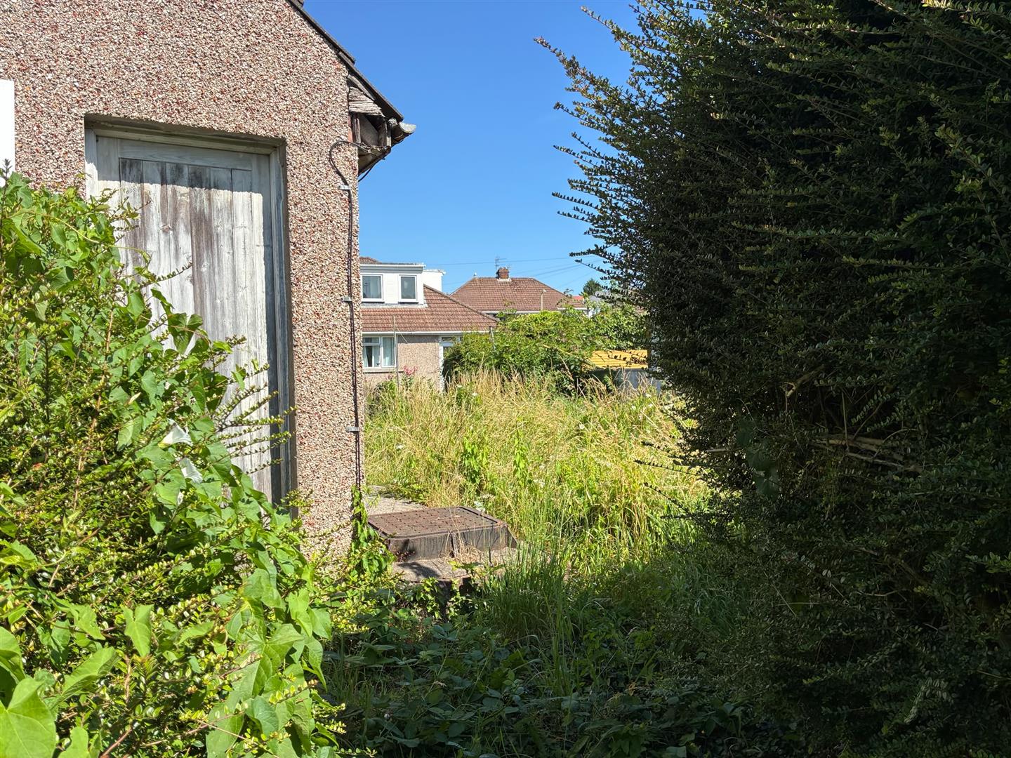 4 No. Lock-Up Garages, Moorlands Road, Bridgend